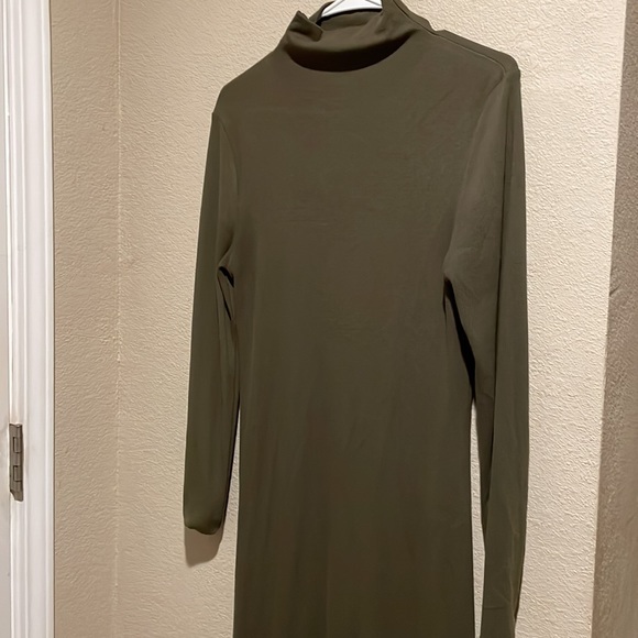 Maxi long sleeve dress worn once - Picture 2 of 4